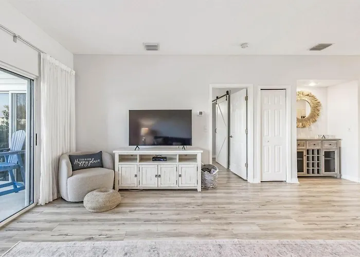 Spacious Intracoastal 3 Min Walk To Beach! *