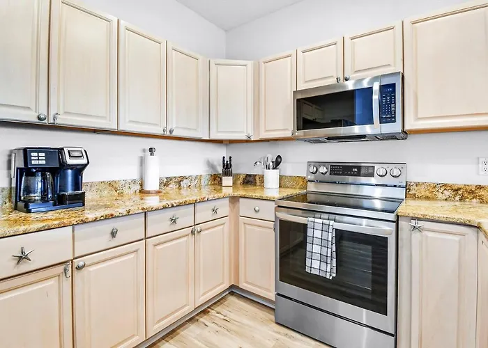 Spacious Intracoastal 3 Min Walk To Beach! Clearwater Beach
