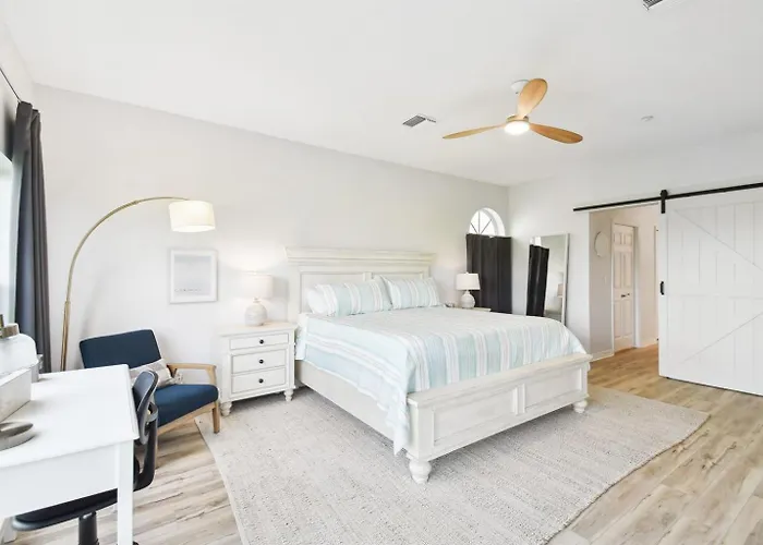 Apartment Spacious Intracoastal 3 Min Walk To Beach! *