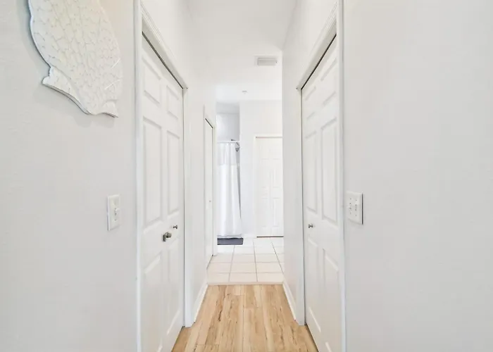 Apartment Spacious Intracoastal 3 Min Walk To Beach!