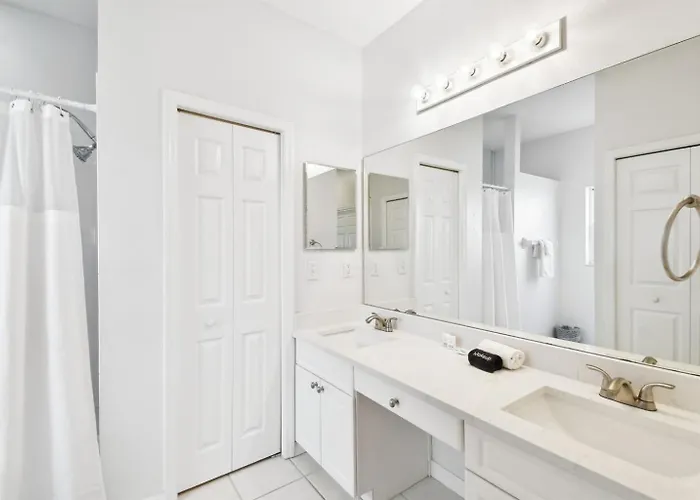 Spacious Intracoastal 3 Min Walk To Beach! Apartment