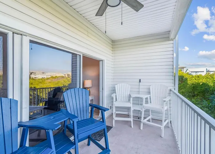 Spacious Intracoastal 3 Min Walk To Beach! * Clearwater Beach