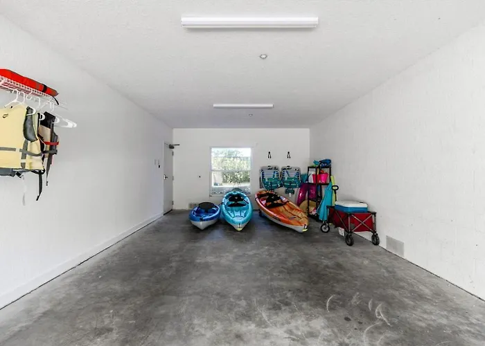 Spacious Intracoastal 3 Min Walk To Beach! *