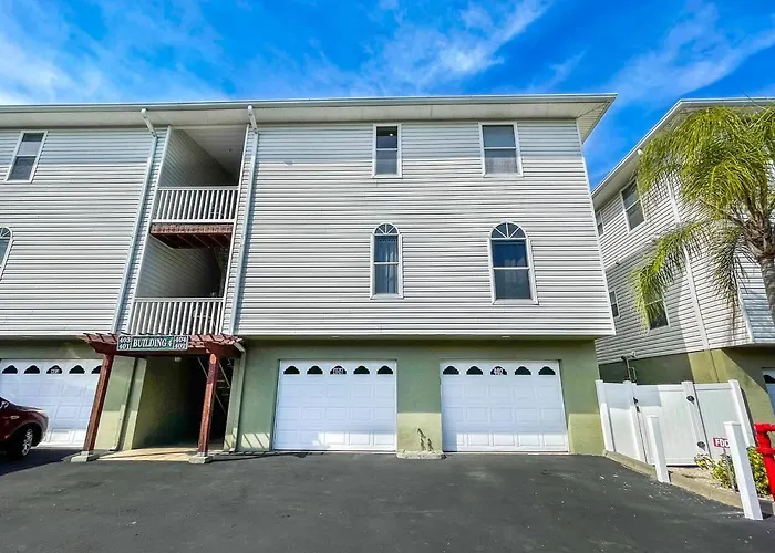Apartment Spacious Intracoastal 3 Min Walk To Beach!