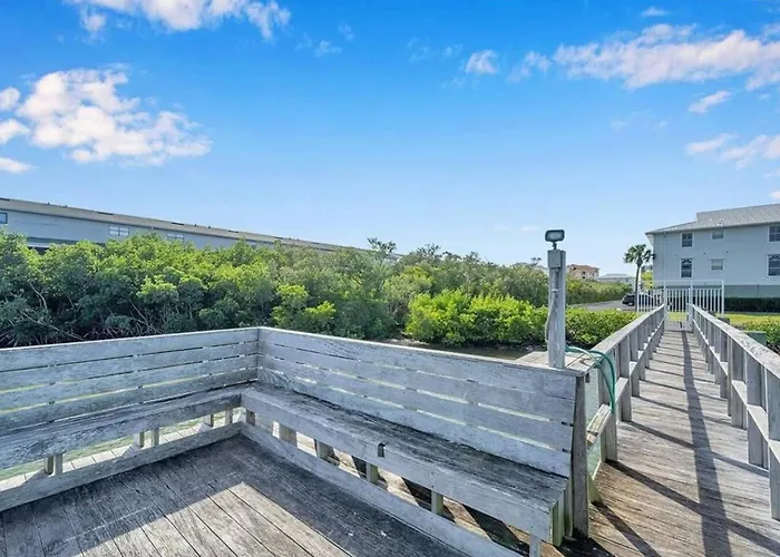 Spacious Intracoastal 3 Min Walk To Beach! Apartment