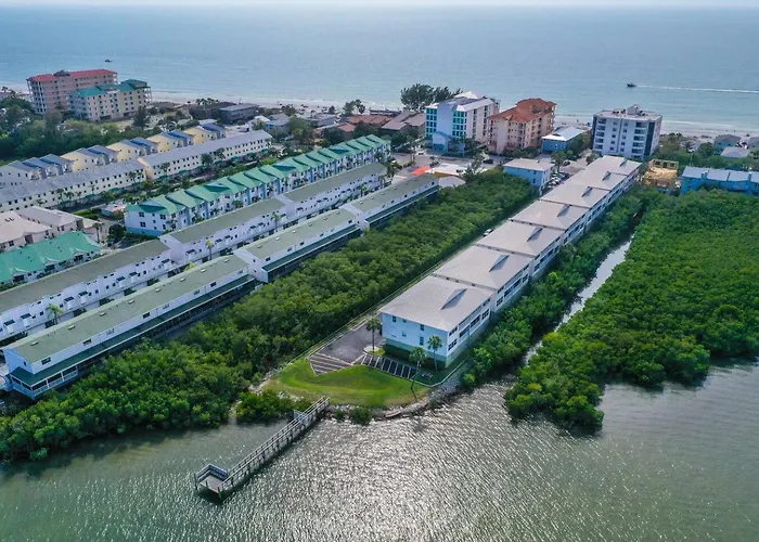 Spacious Intracoastal 3 Min Walk To Beach! Apartment Clearwater Beach